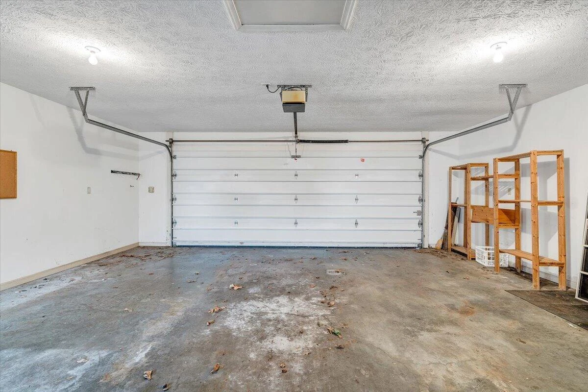 223 Lee DR - Photo 53