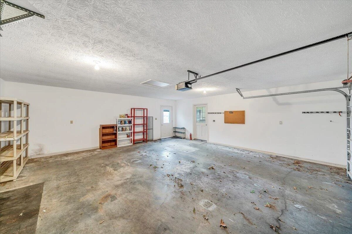223 Lee DR - Photo 54