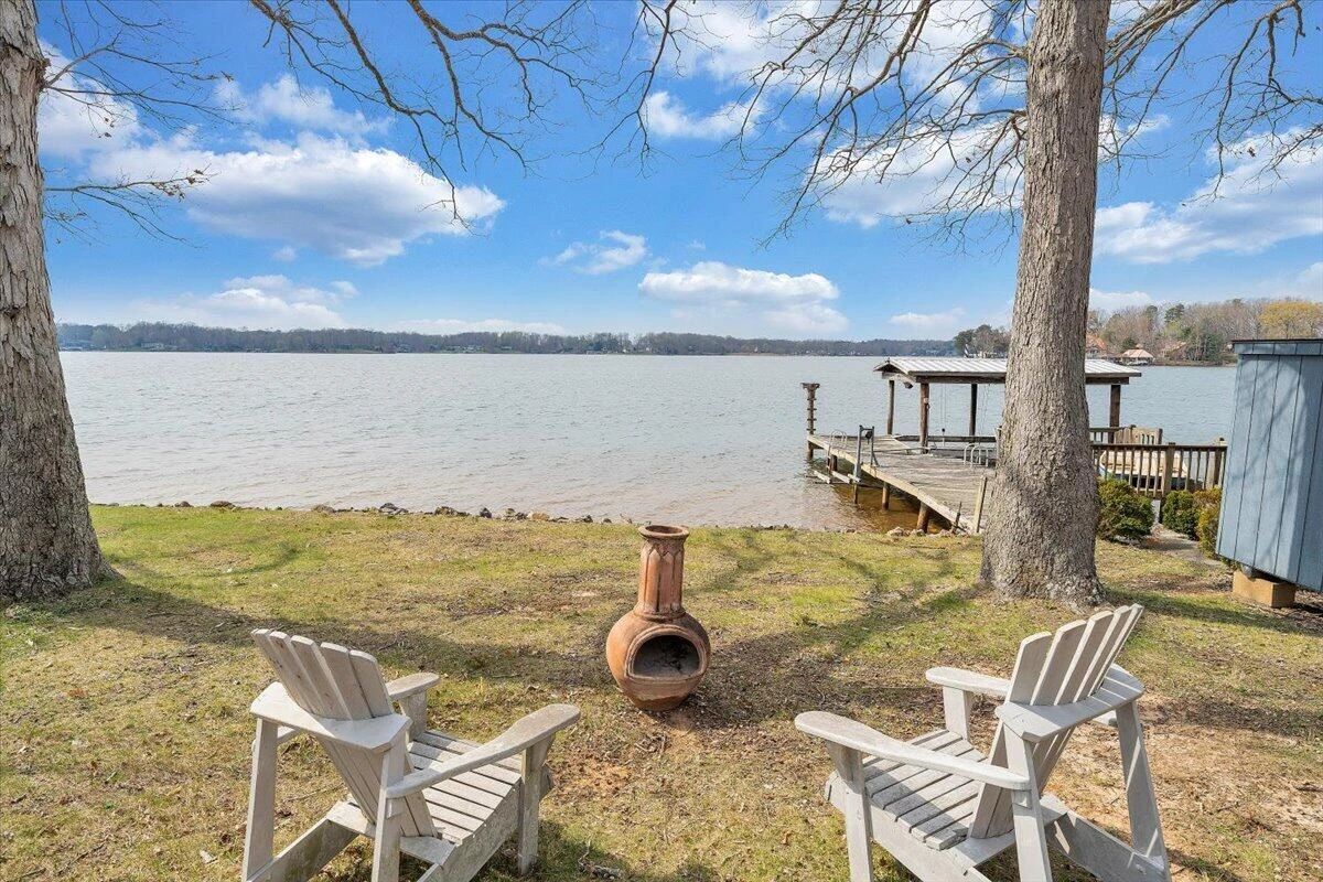 223 Lee DR - Photo 6