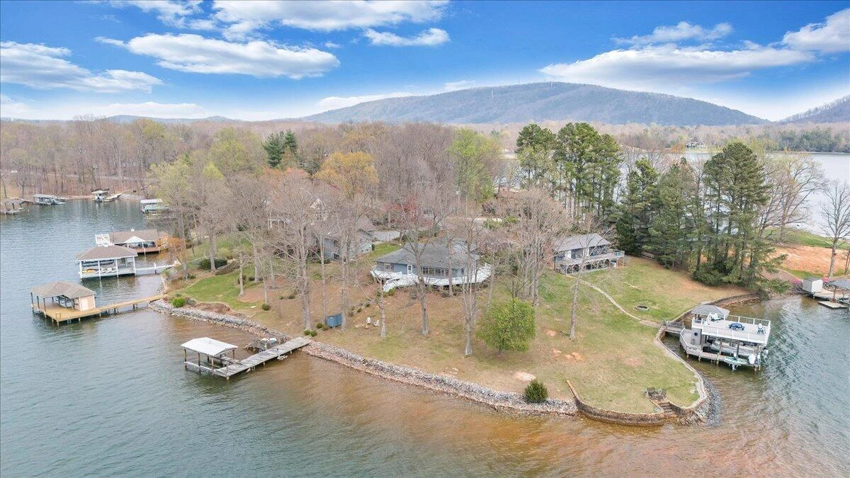 223 Lee DR - Photo 81
