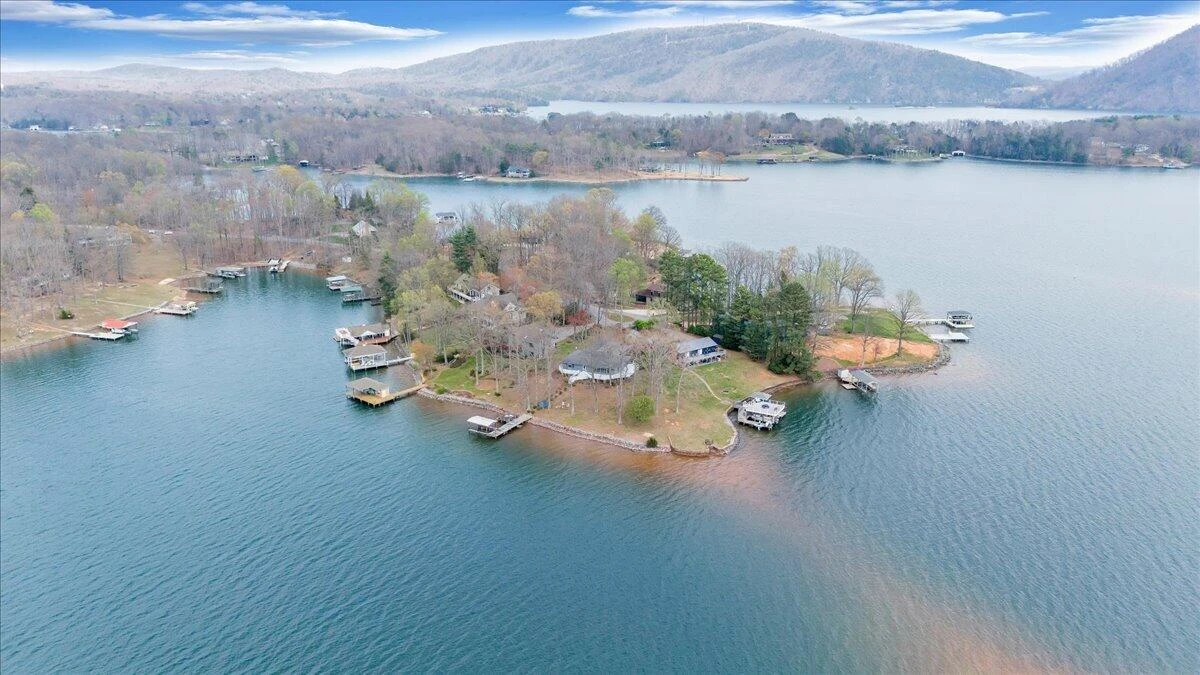 223 Lee DR - Photo 82
