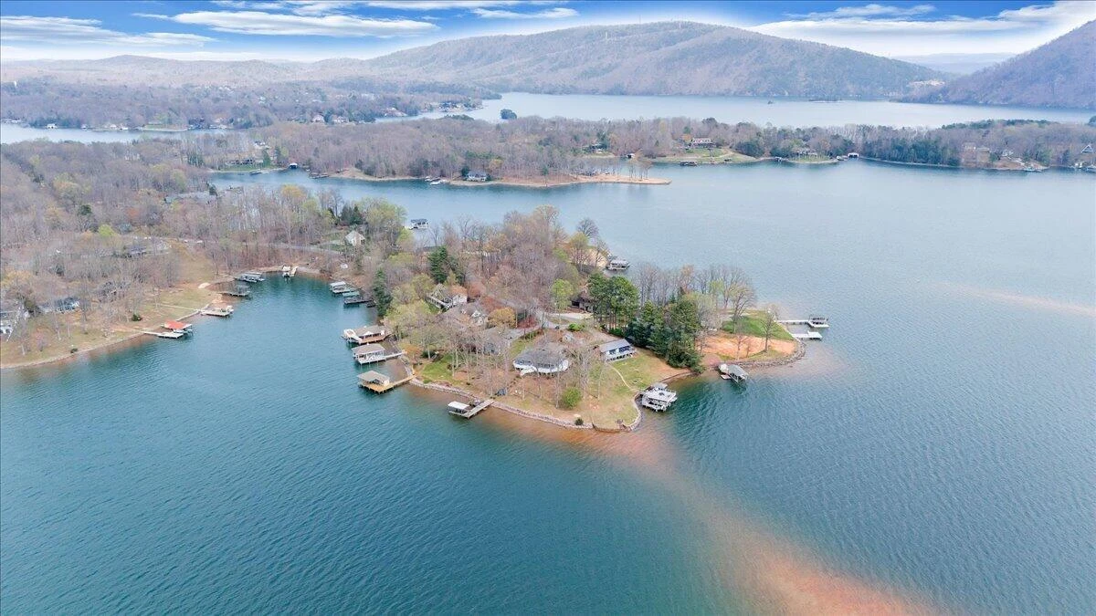 223 Lee DR - Photo 83