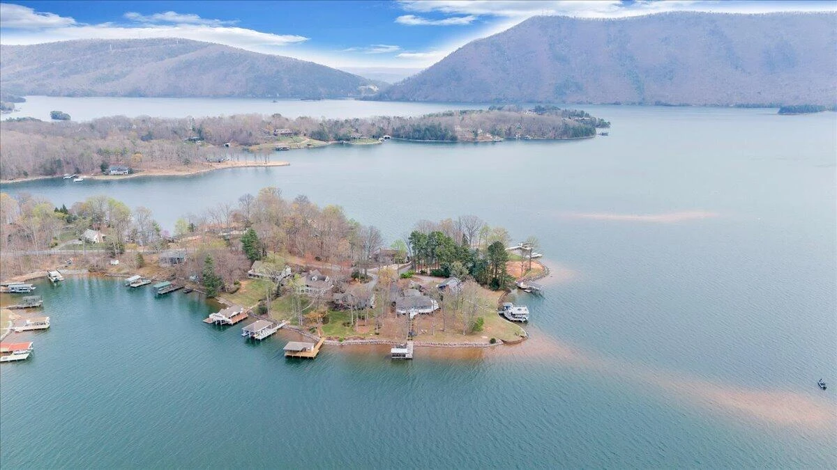223 Lee DR - Photo 84
