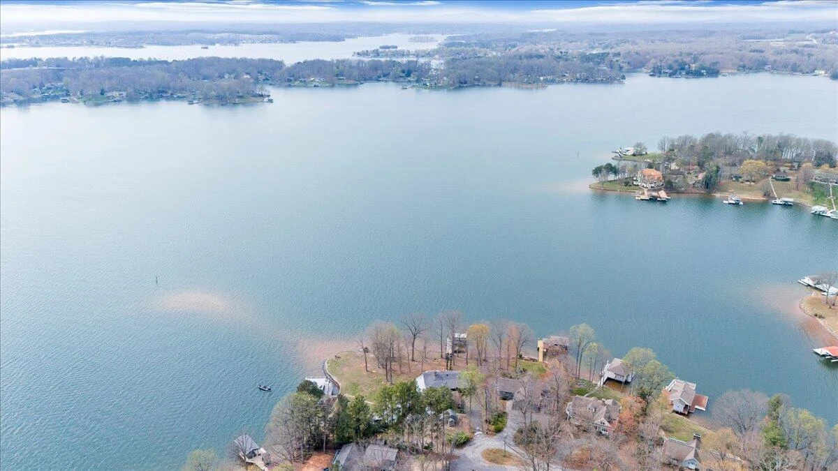 223 Lee DR - Photo 88