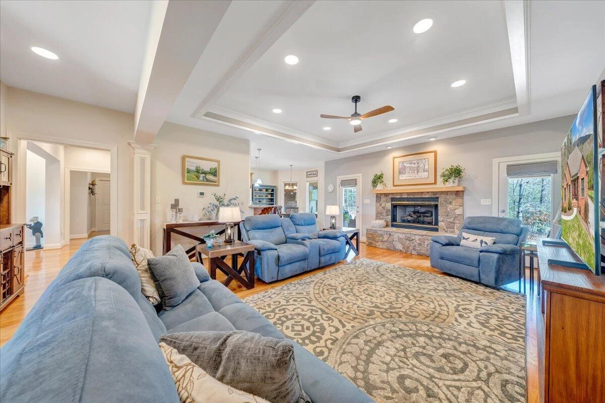 1885 Patrick LN - Photo 14