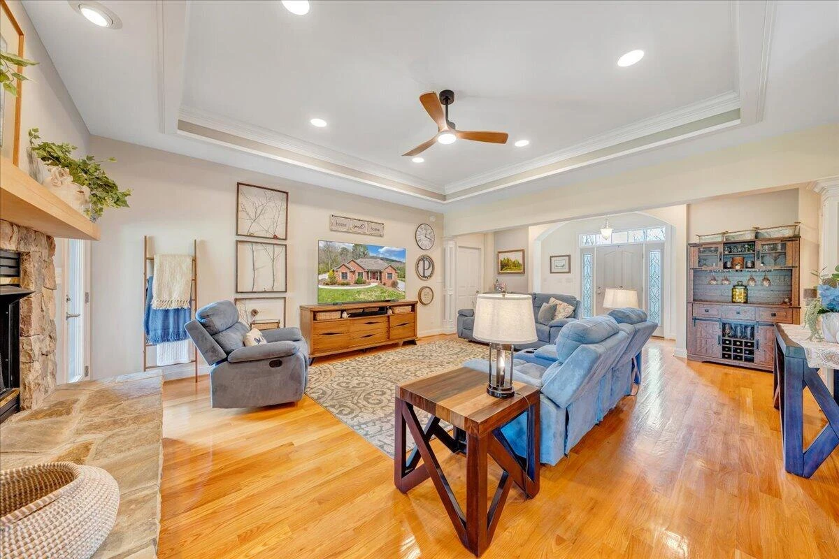 1885 Patrick LN - Photo 15