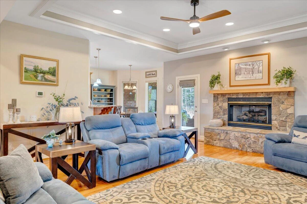 1885 Patrick LN - Photo 17