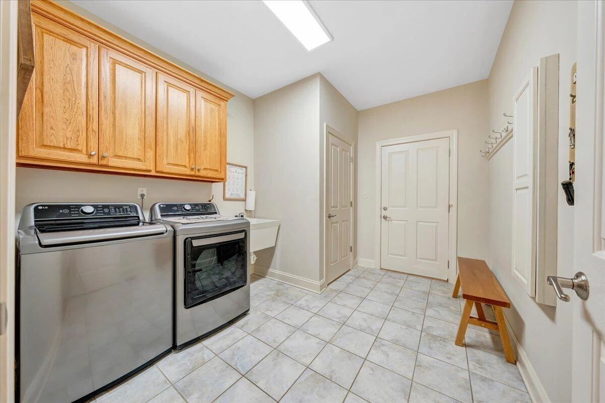 1885 Patrick LN - Photo 43