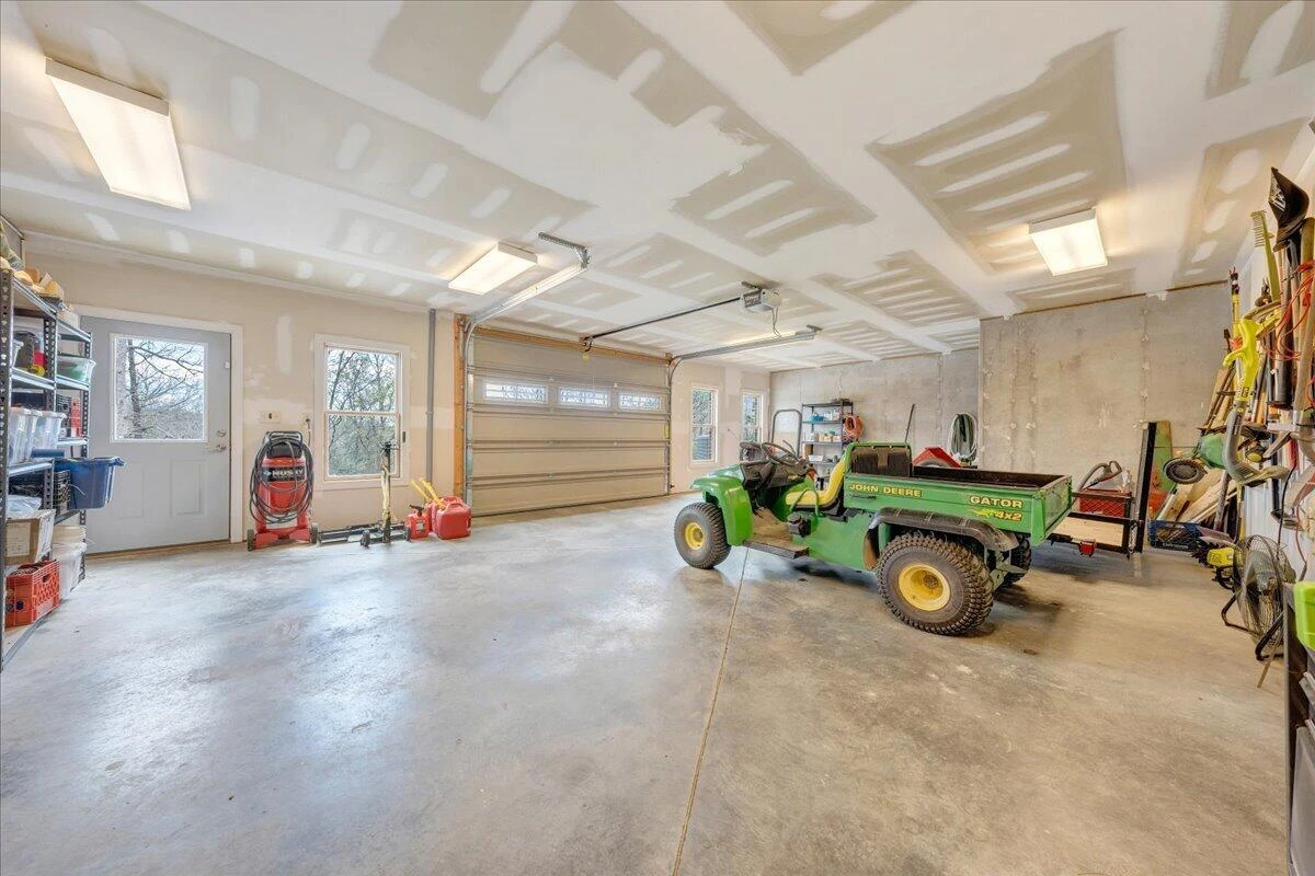 1885 Patrick LN - Photo 51