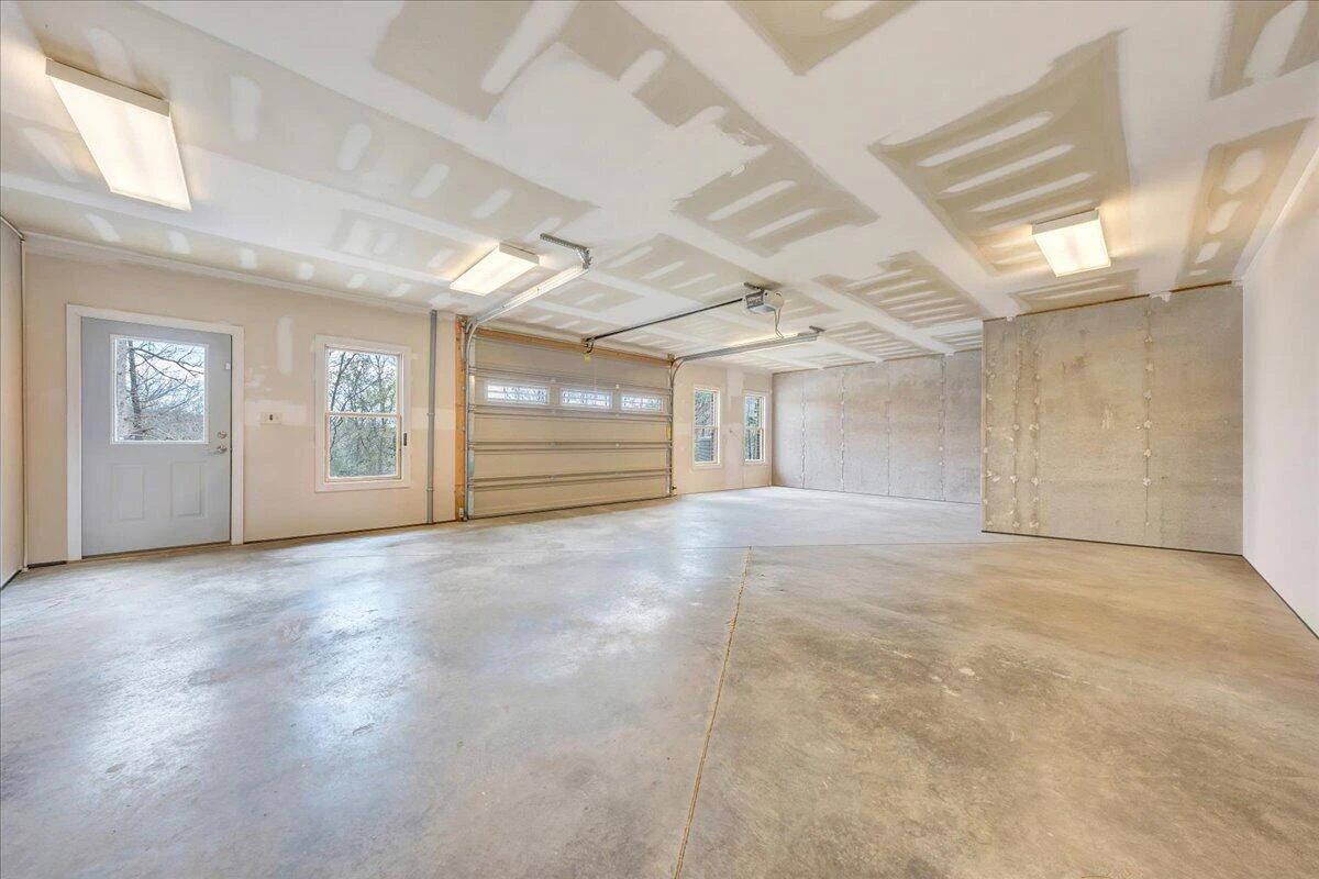 1885 Patrick LN - Photo 52