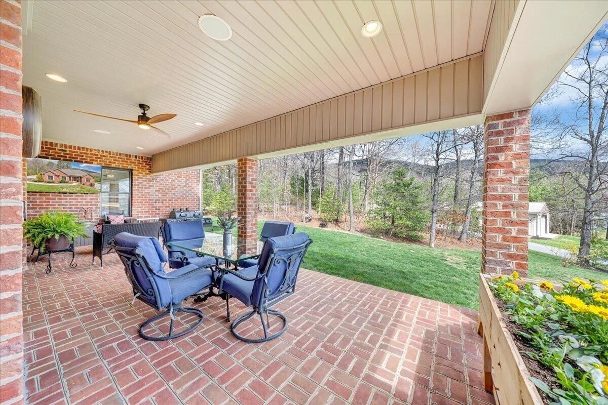 1885 Patrick LN - Photo 58
