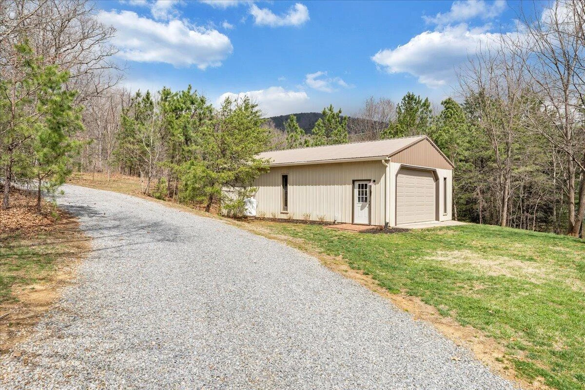 1885 Patrick LN - Photo 62