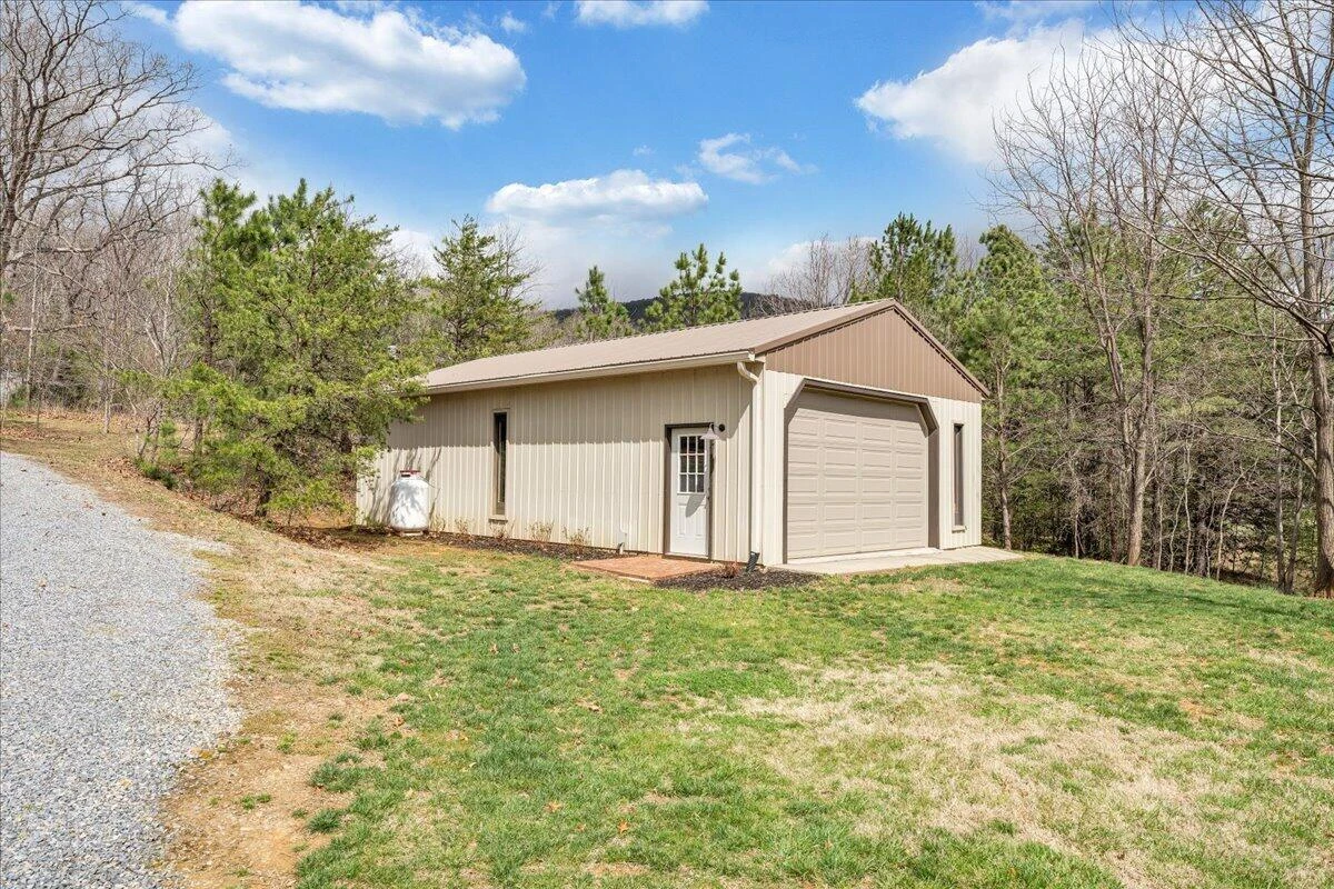 1885 Patrick LN - Photo 63