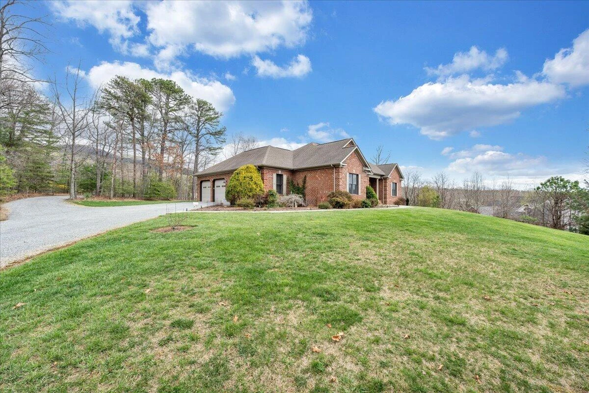 1885 Patrick LN - Photo 68