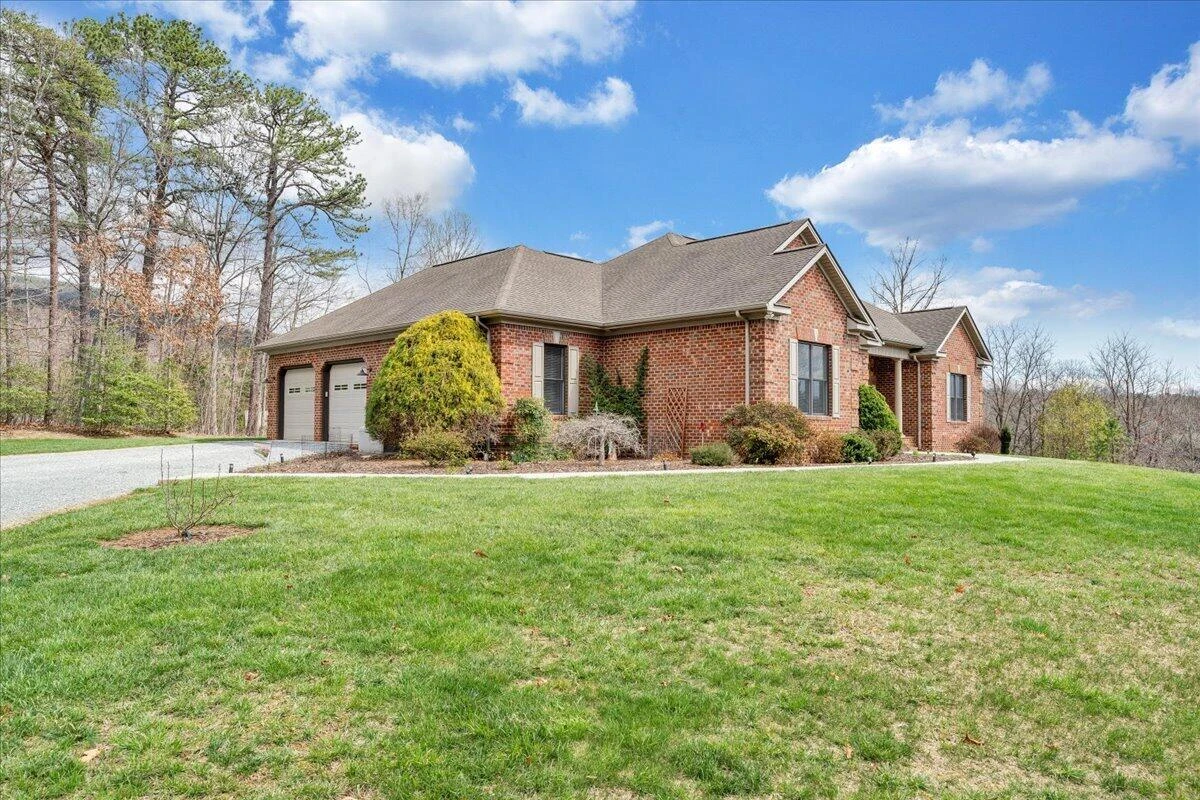 1885 Patrick LN - Photo 69