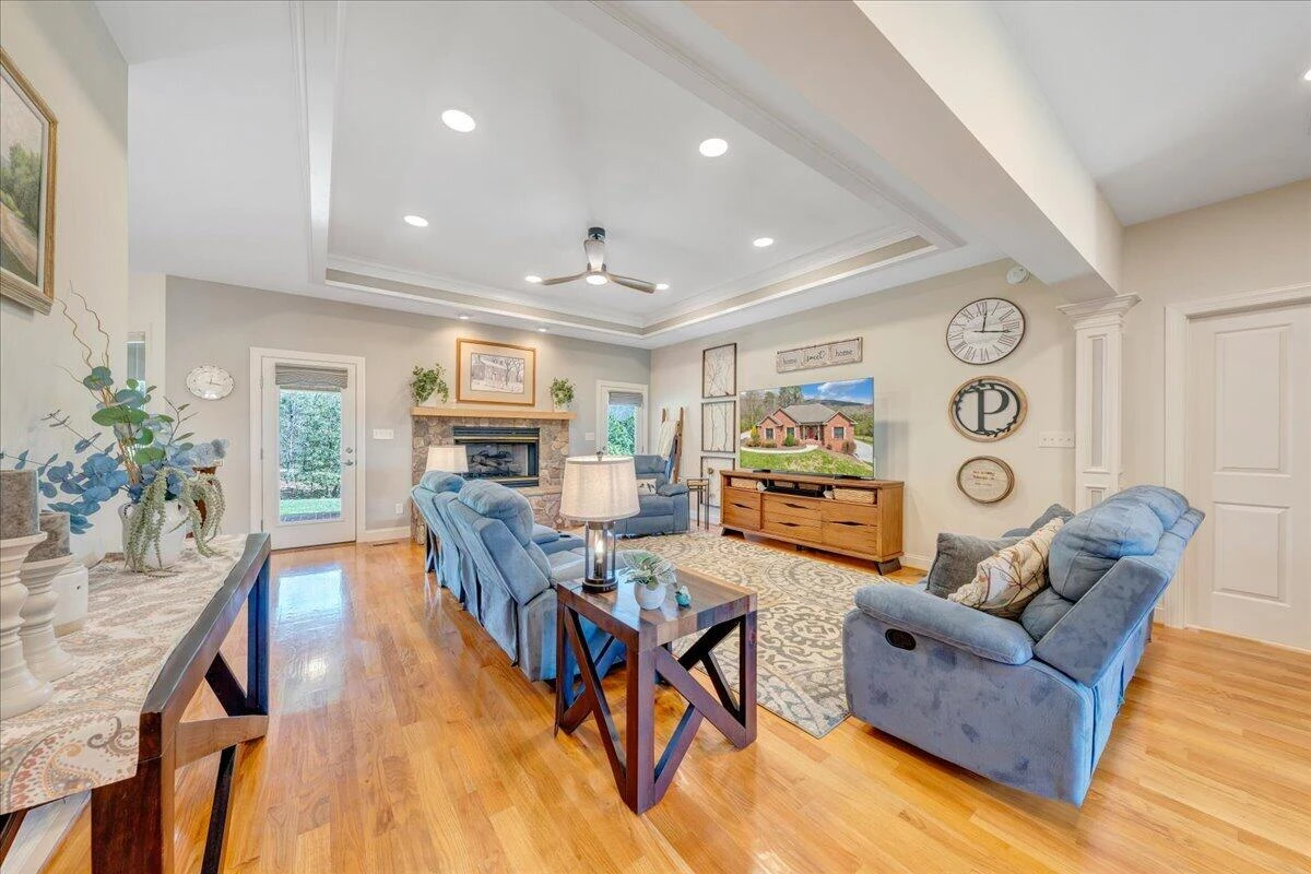 1885 Patrick LN - Photo 12
