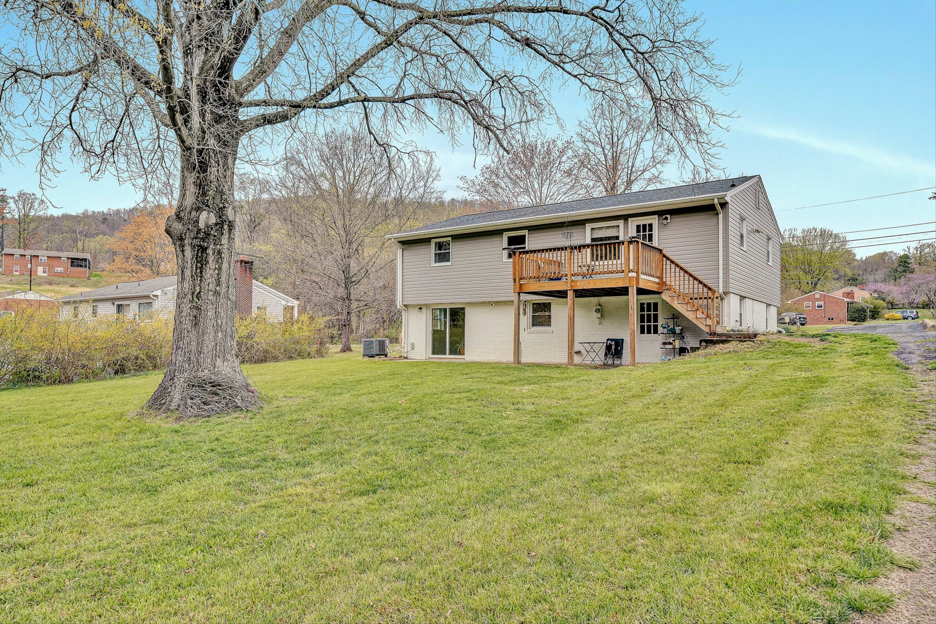 433 Dawnridge LN - Photo 32