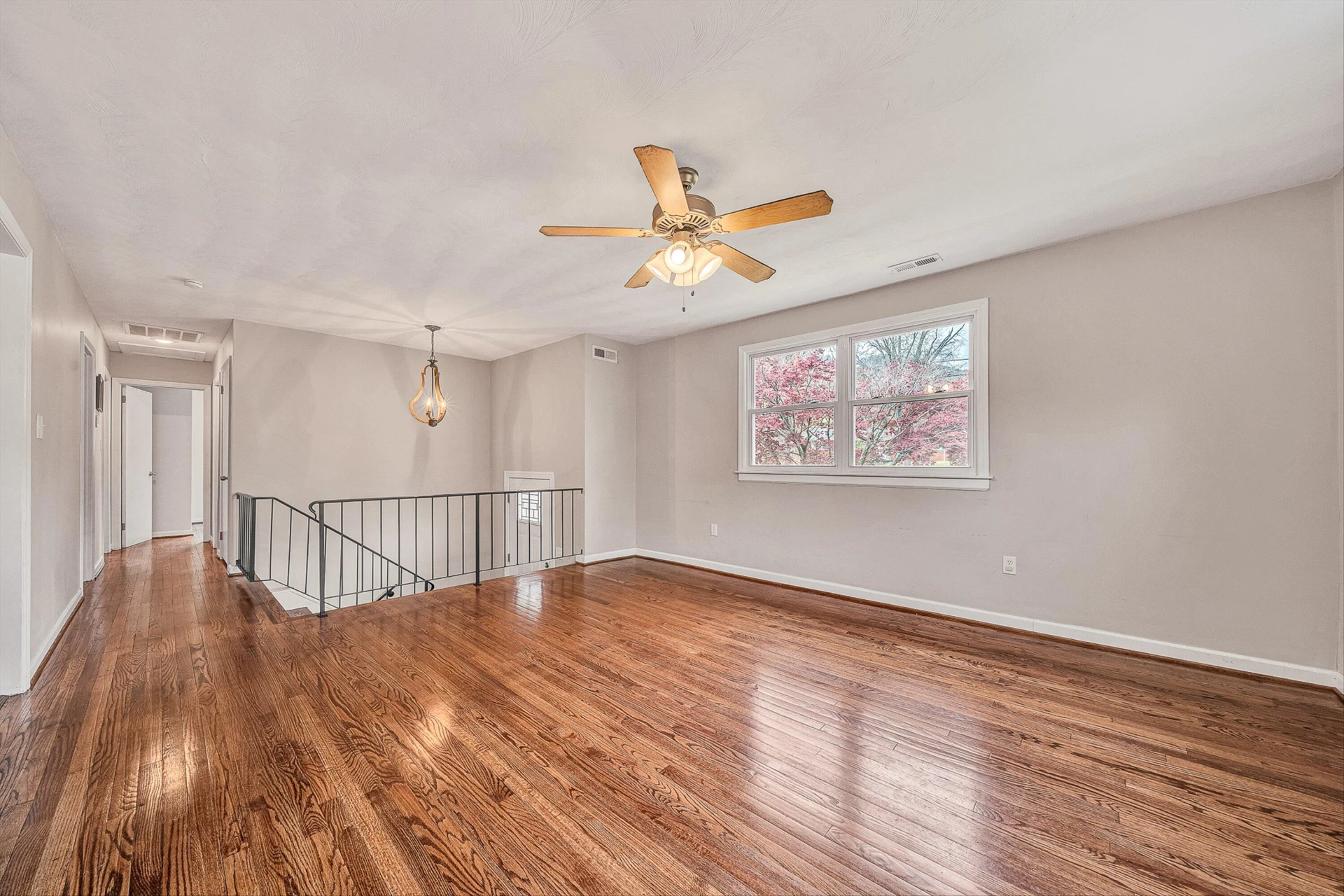 433 Dawnridge LN - Photo 4