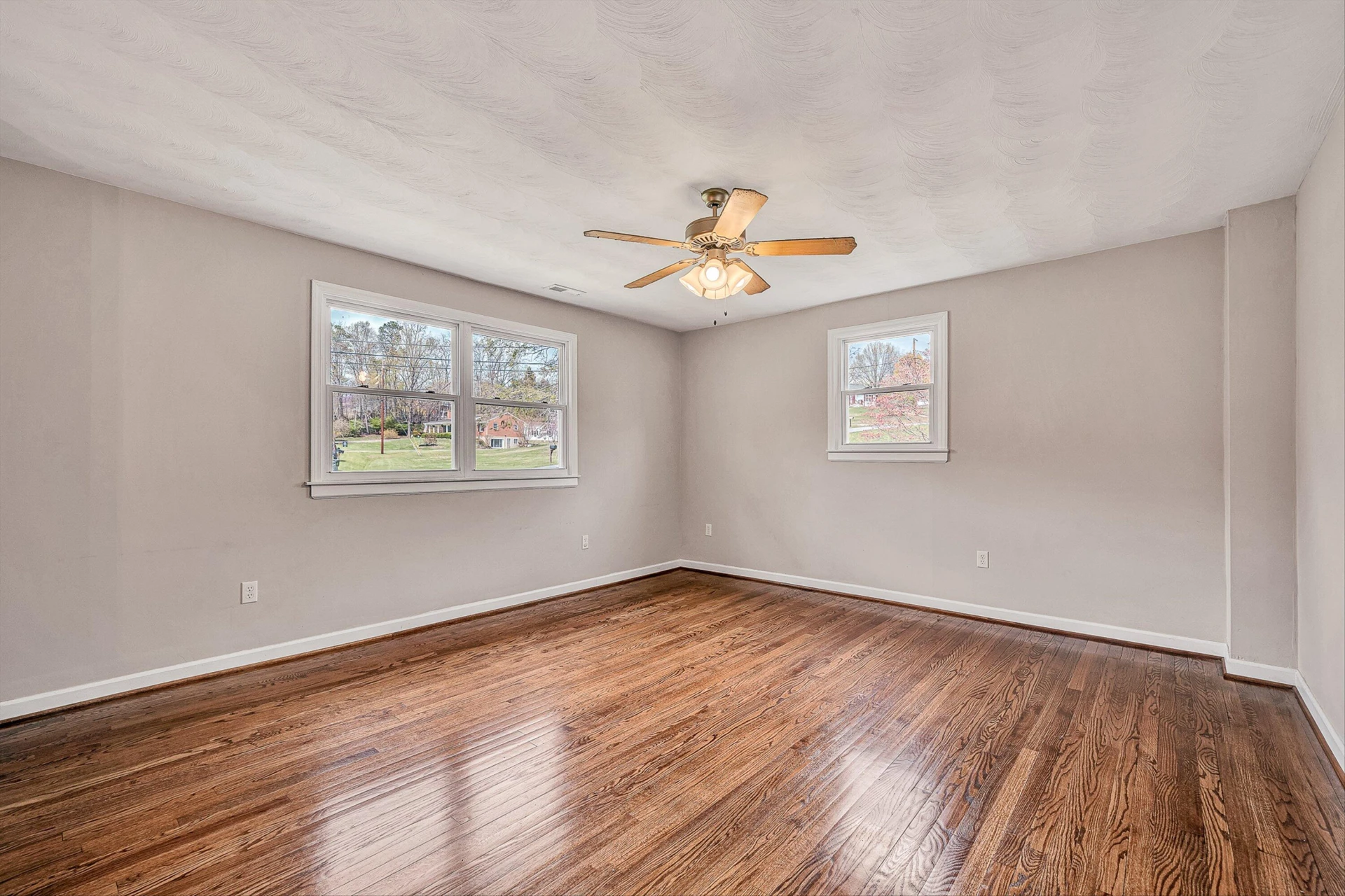 433 Dawnridge LN - Photo 5