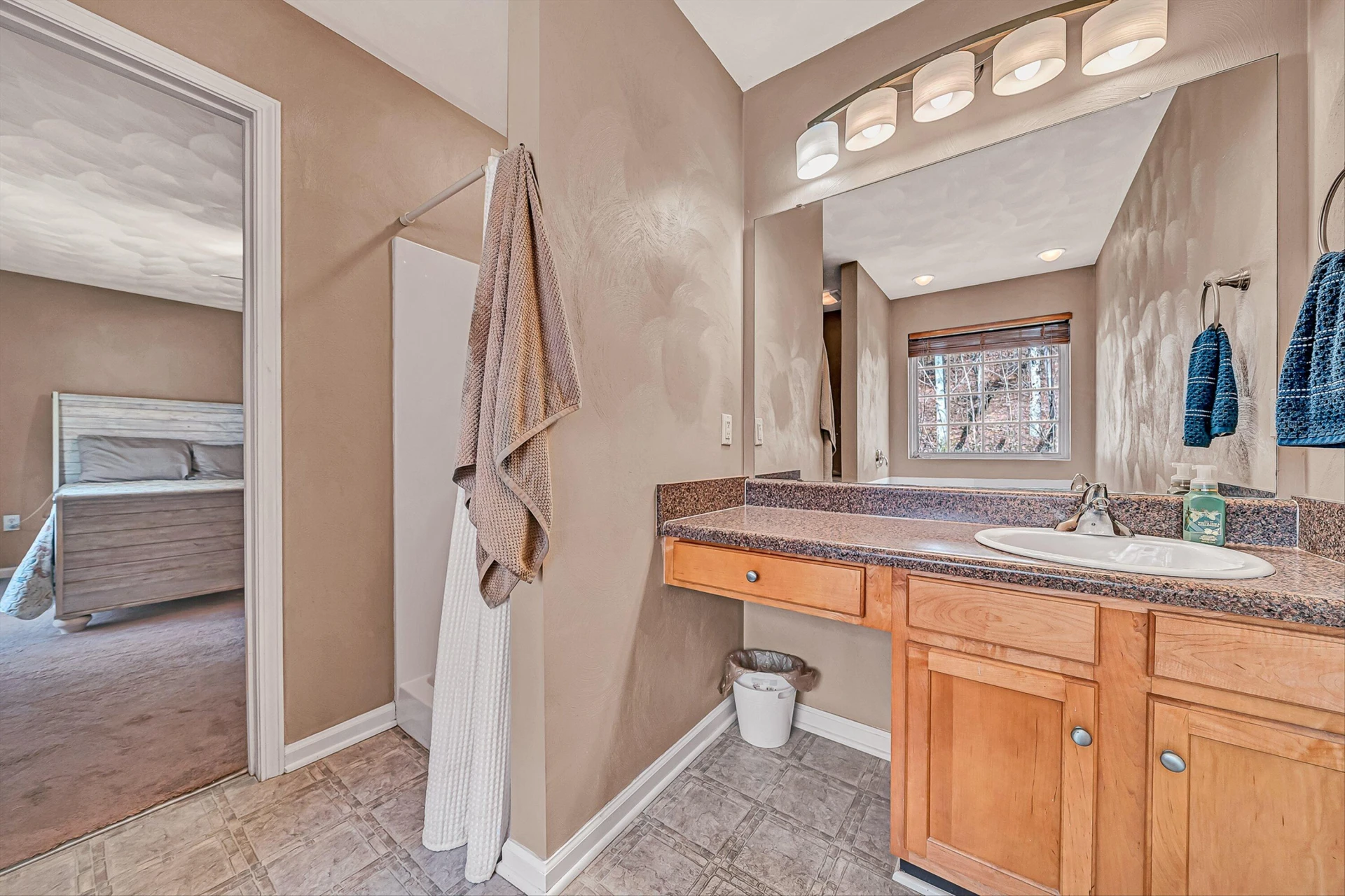 4219 Daugherty RD - Photo 19