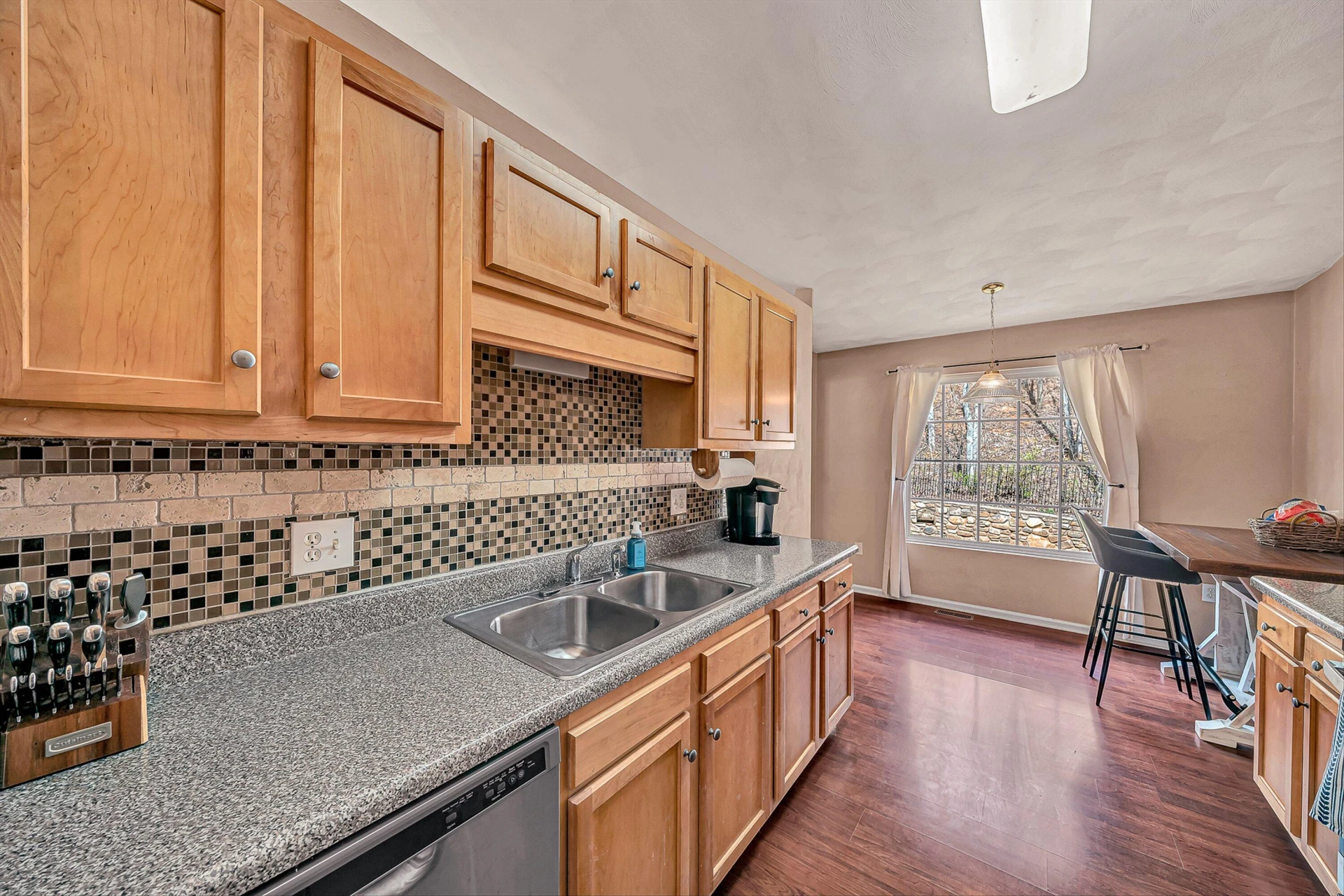 4219 Daugherty RD - Photo 6