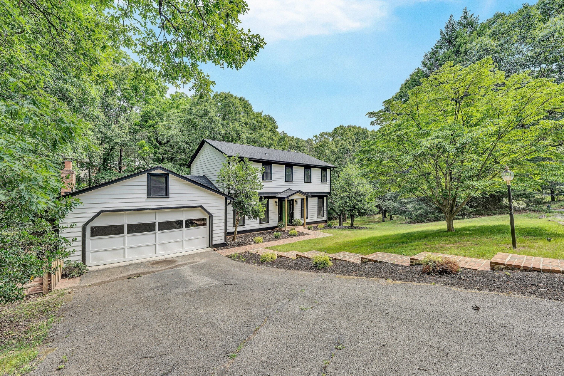 2825 Fairway Forest DR - Photo 3