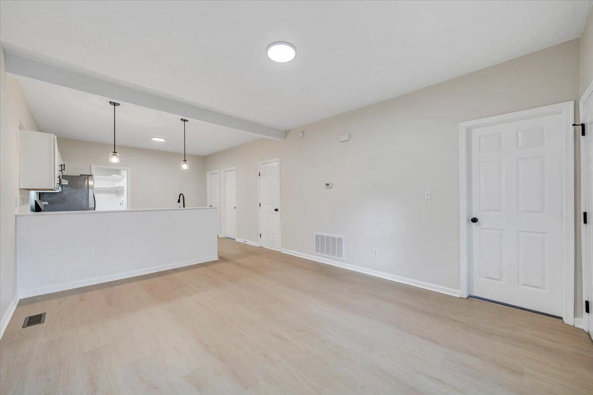 1334 Gillette AVE SE - Photo 10
