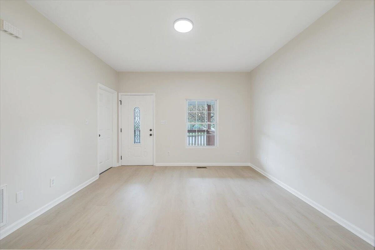 1334 Gillette AVE SE - Photo 12