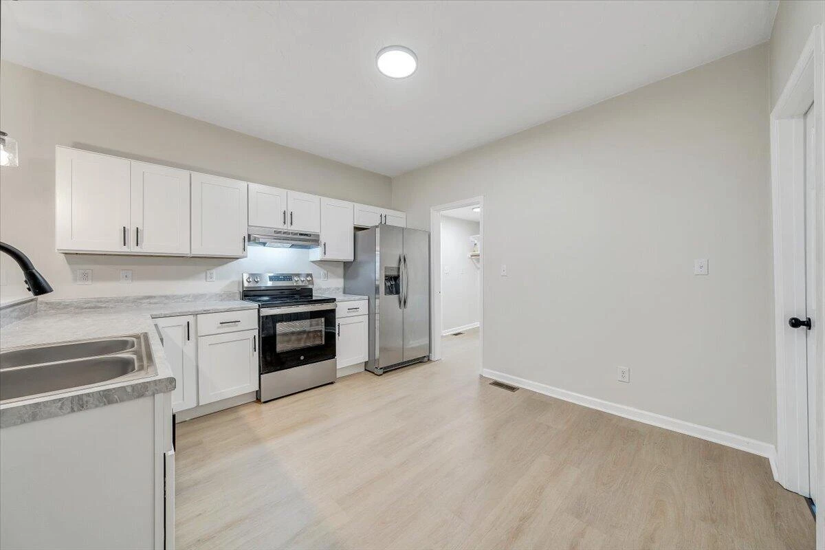 1334 Gillette AVE SE - Photo 13