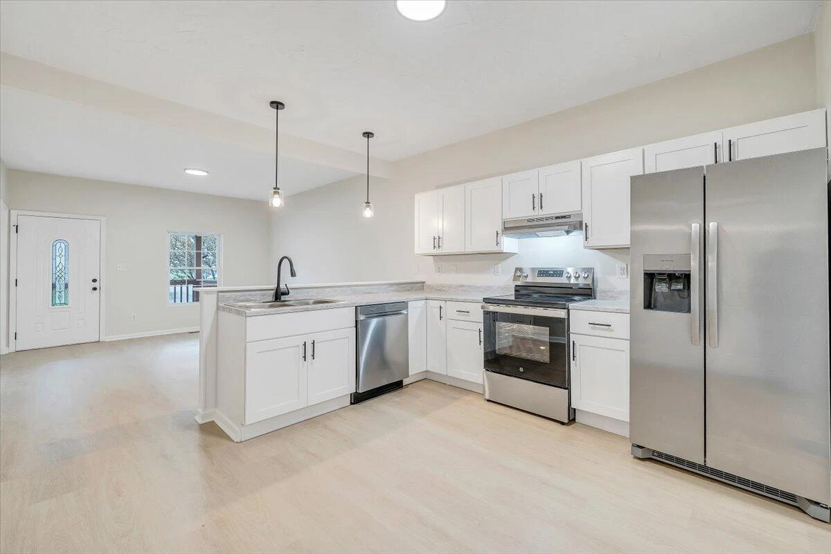 1334 Gillette AVE SE - Photo 15