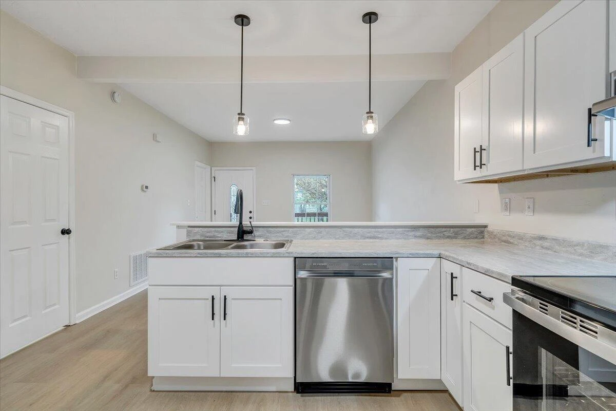 1334 Gillette AVE SE - Photo 17
