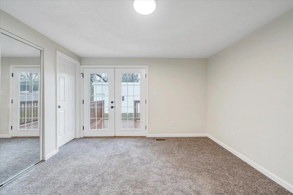 1334 Gillette AVE SE - Photo 20