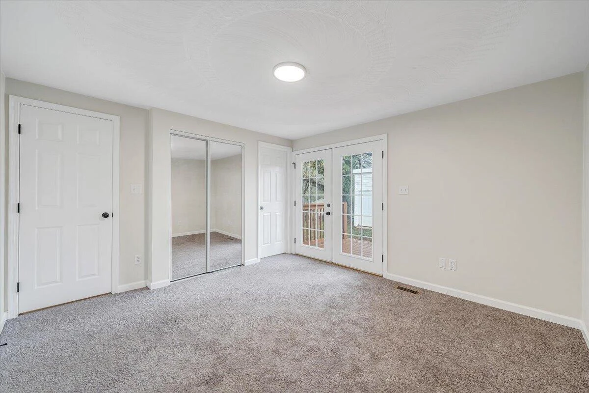 1334 Gillette AVE SE - Photo 22