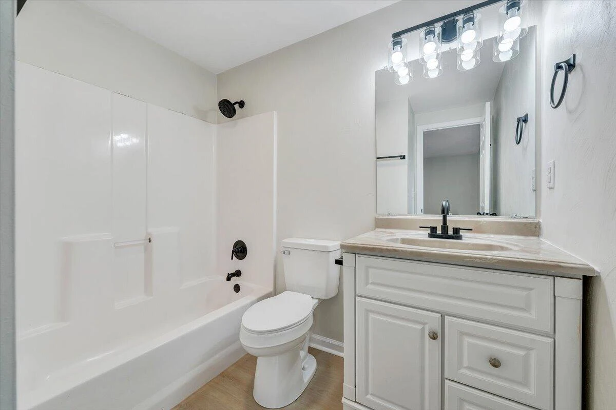 1334 Gillette AVE SE - Photo 24