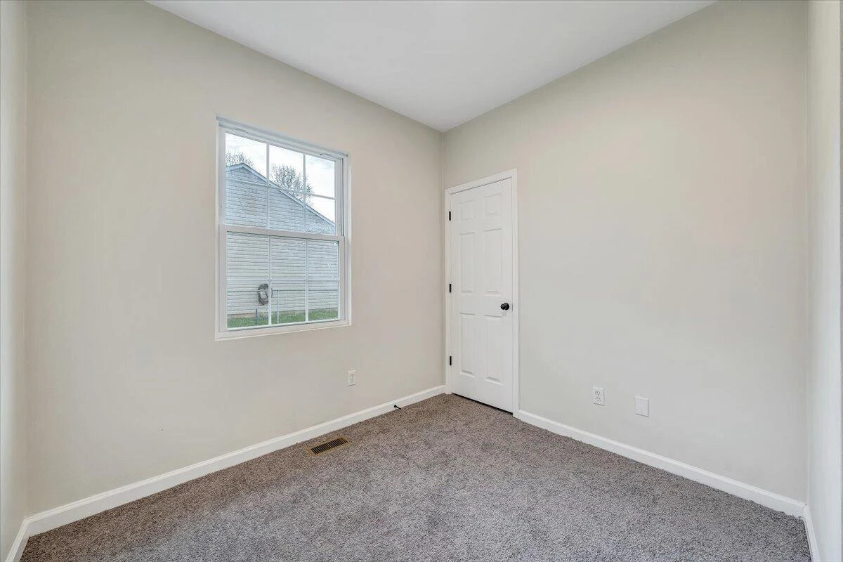 1334 Gillette AVE SE - Photo 25