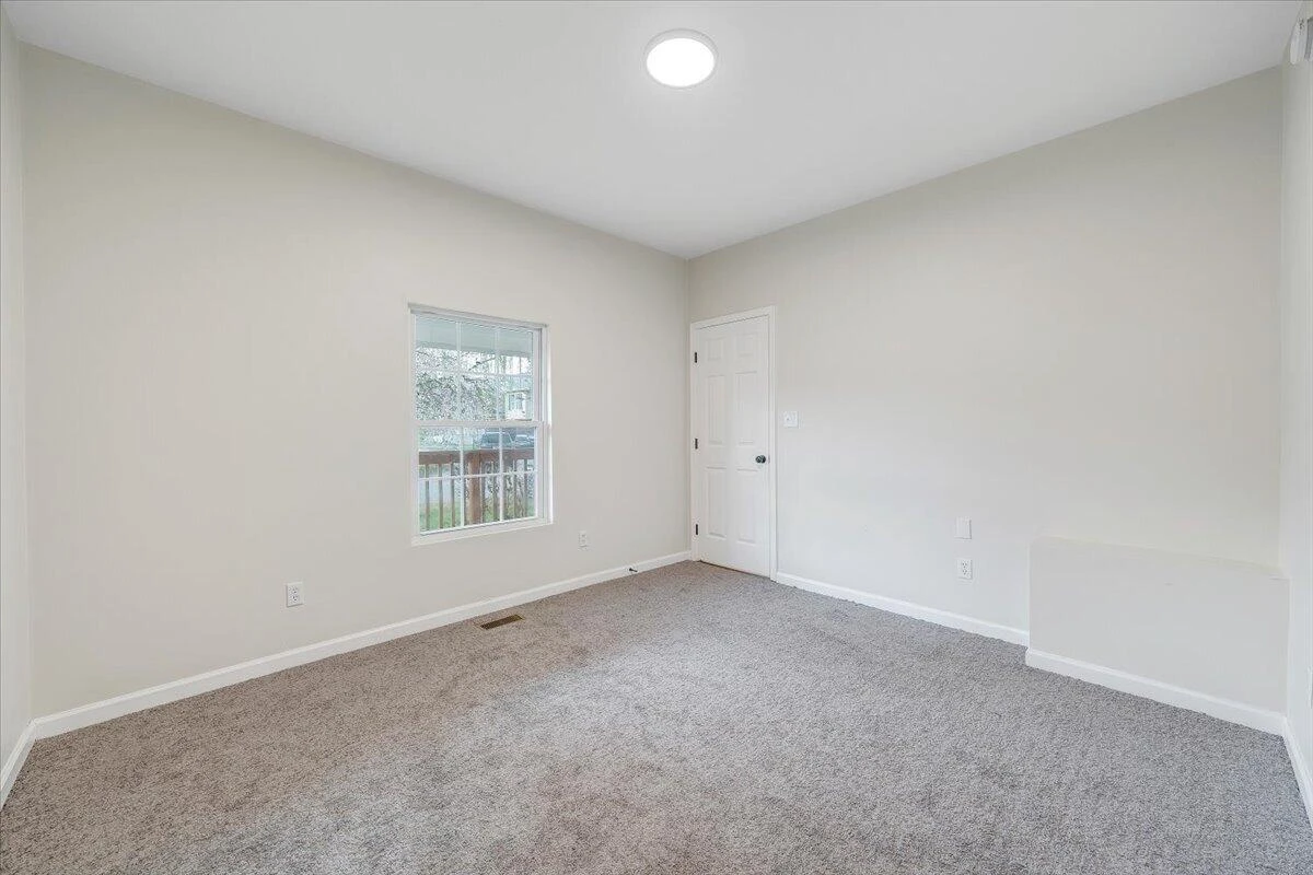 1334 Gillette AVE SE - Photo 28