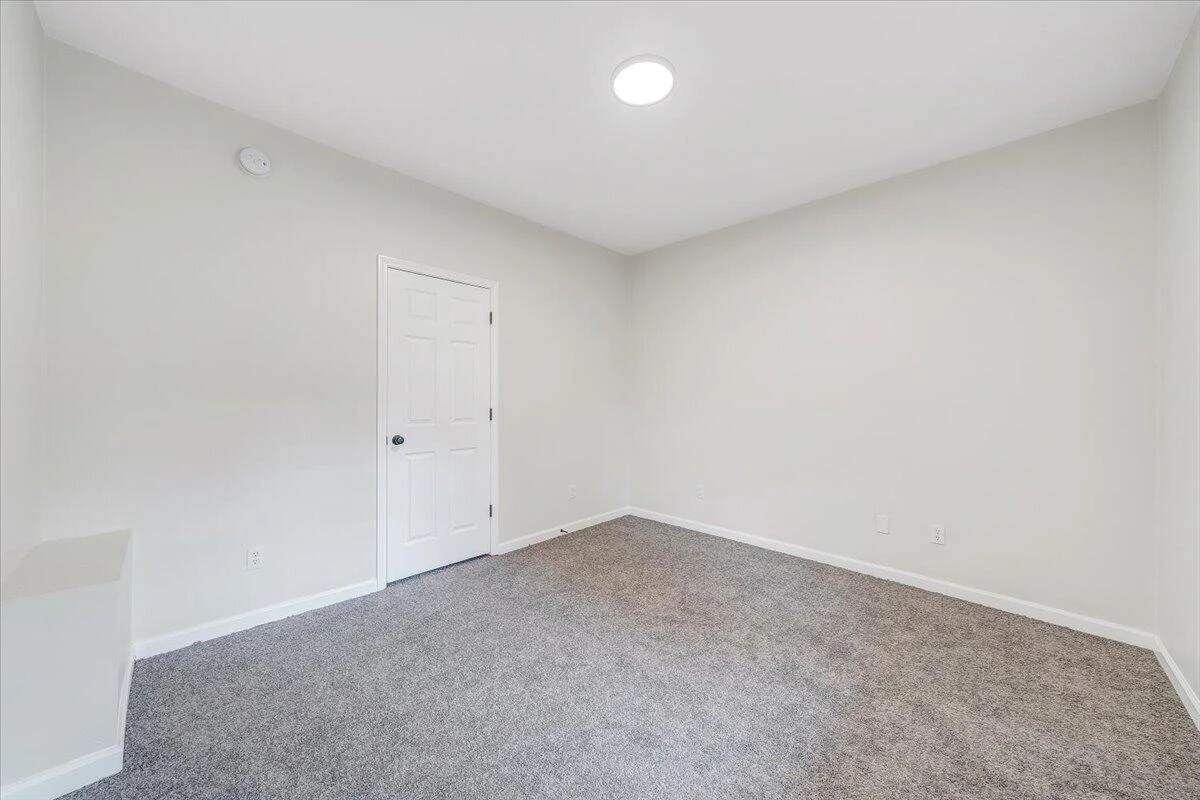 1334 Gillette AVE SE - Photo 29