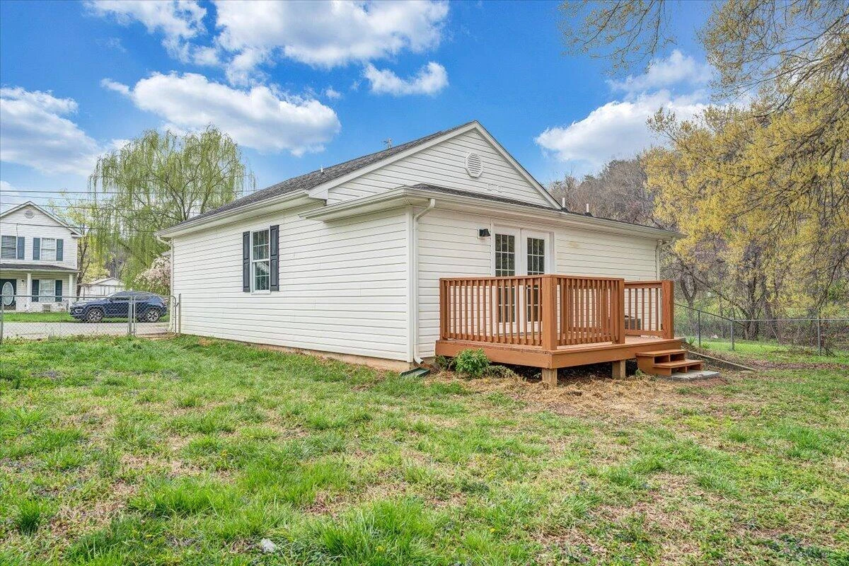 1334 Gillette AVE SE - Photo 34