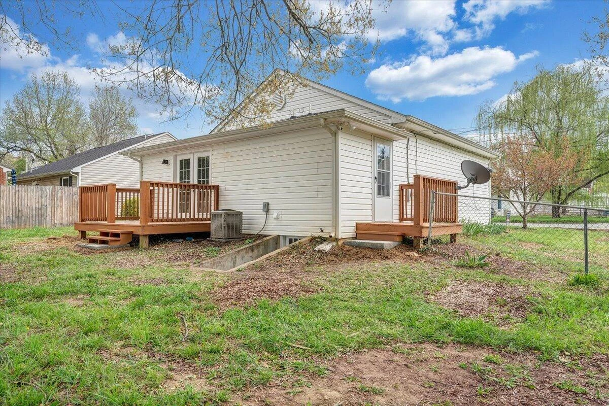 1334 Gillette AVE SE - Photo 38