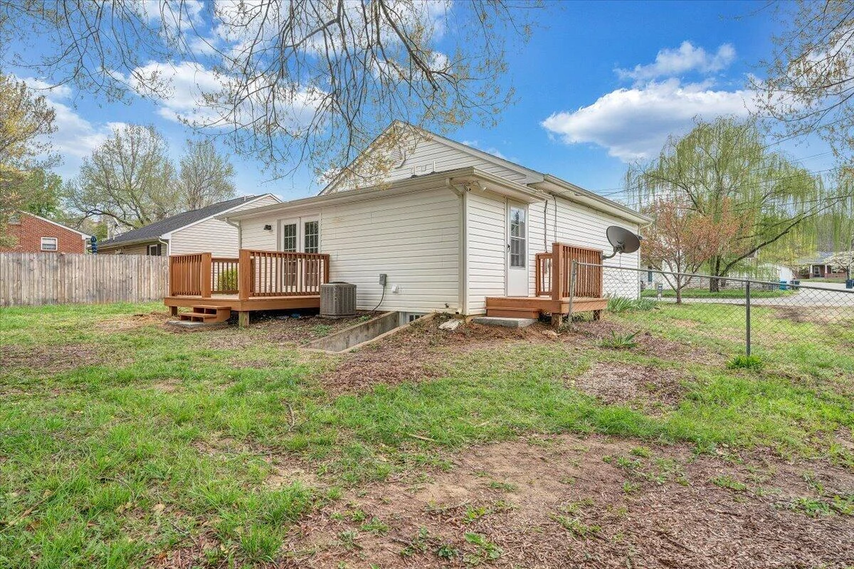 1334 Gillette AVE SE - Photo 39