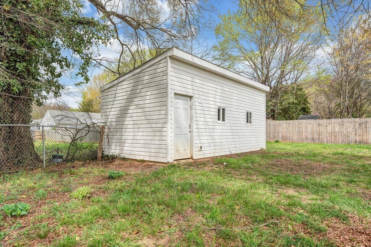 1334 Gillette AVE SE - Photo 42