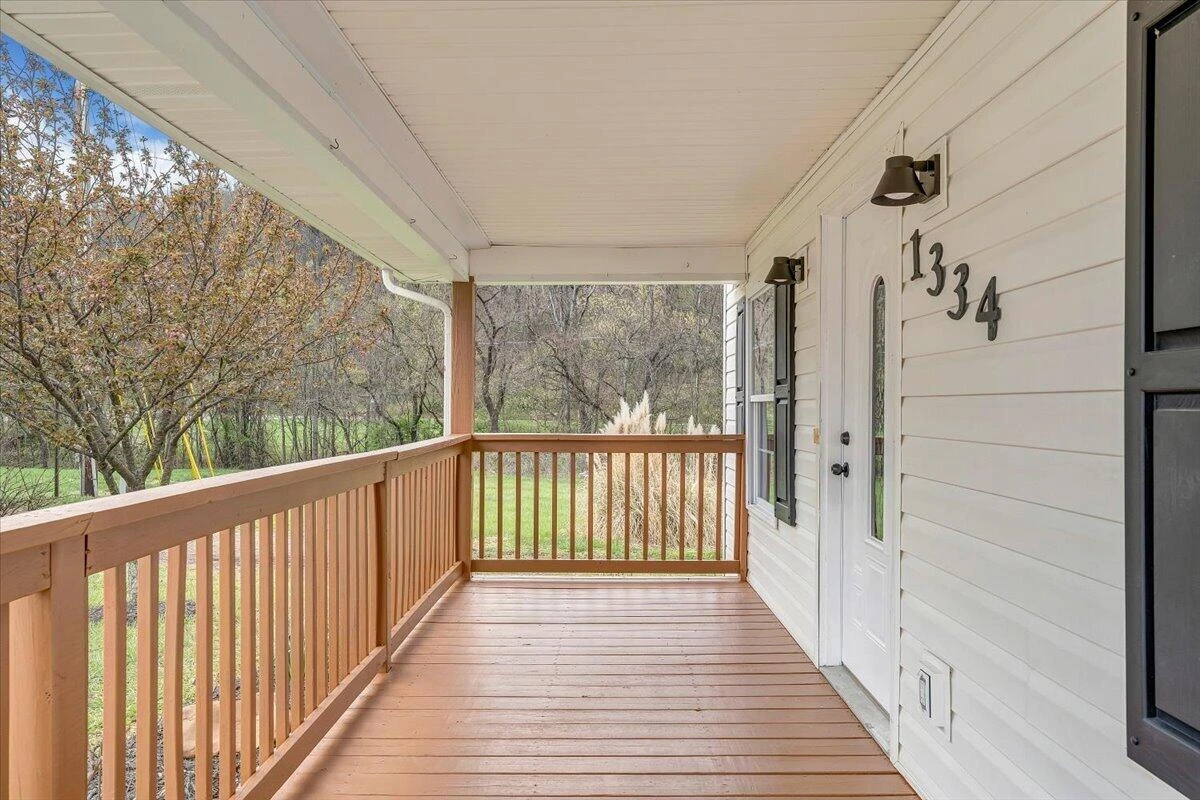 1334 Gillette AVE SE - Photo 8