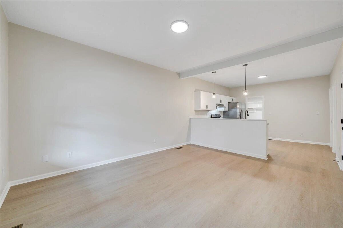 1334 Gillette AVE SE - Photo 9
