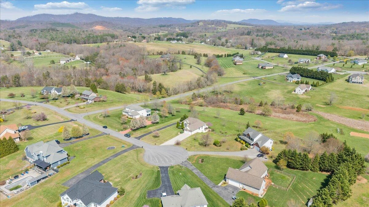 175 Hay Field DR - Photo 92