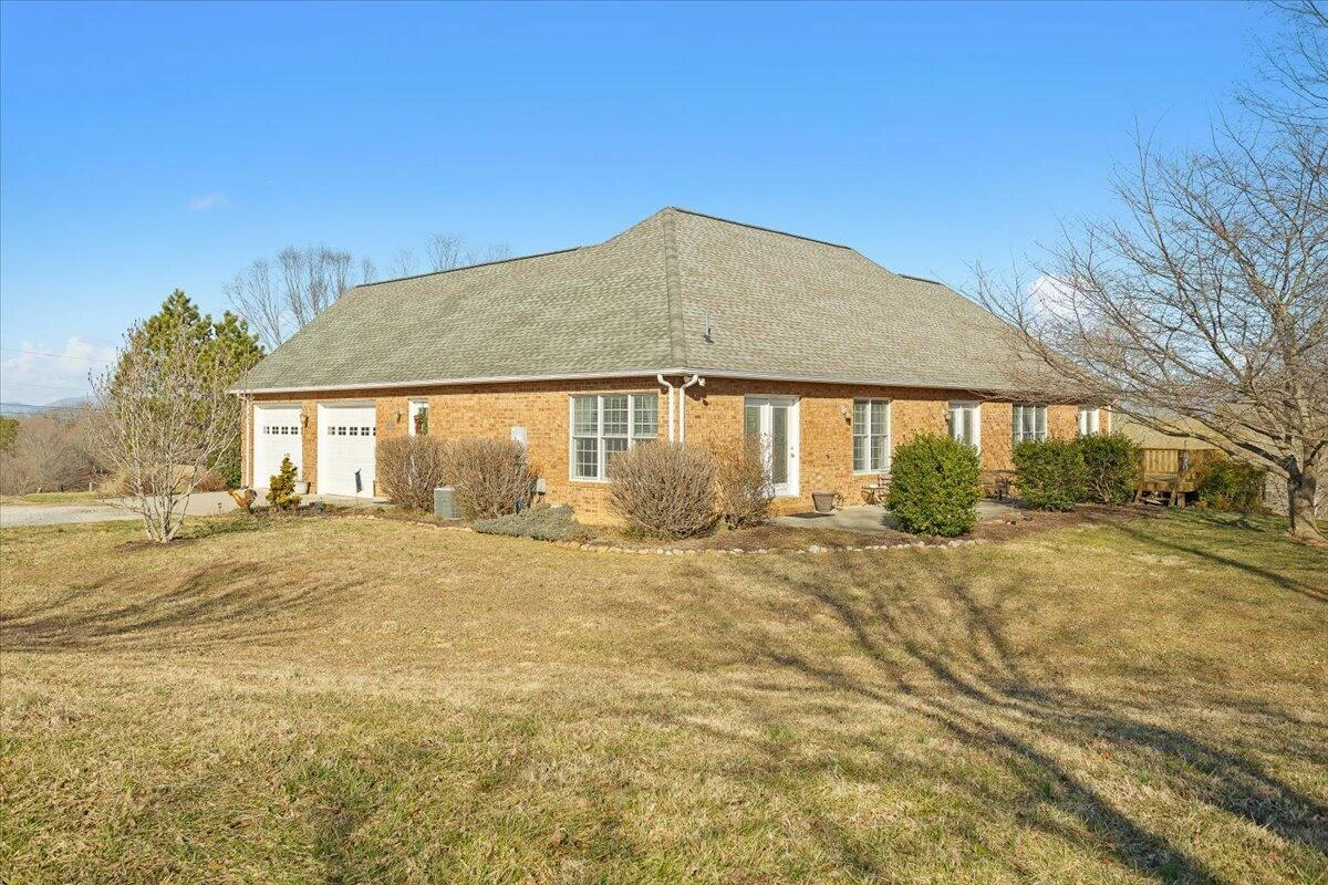 360 Maple Ridge LN - Photo 14