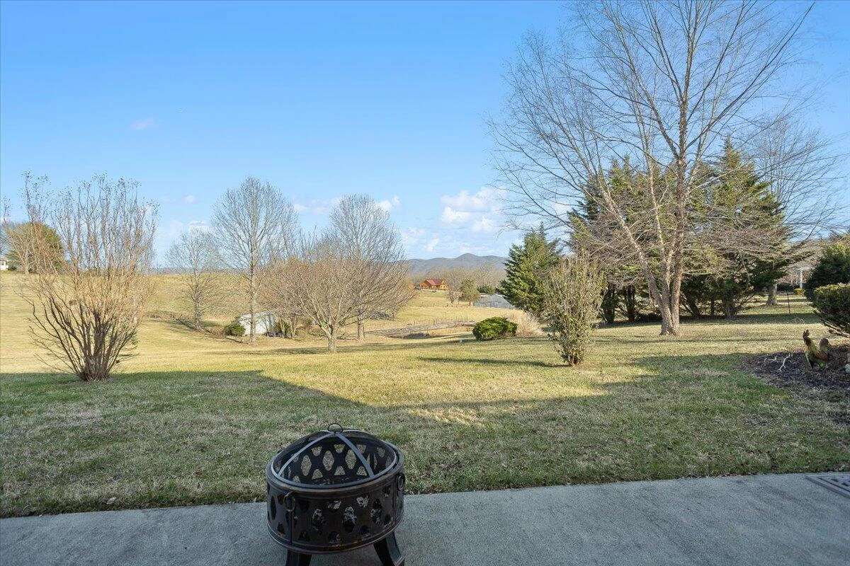 360 Maple Ridge LN - Photo 38