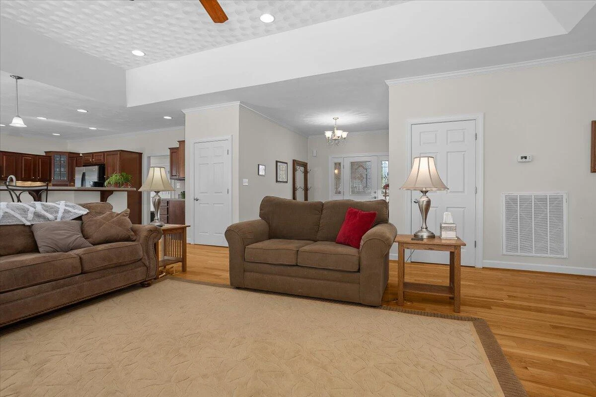 360 Maple Ridge LN - Photo 9