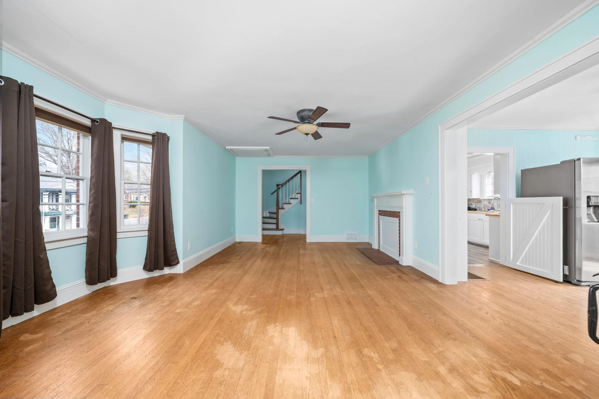 209 E Main ST - Photo 10