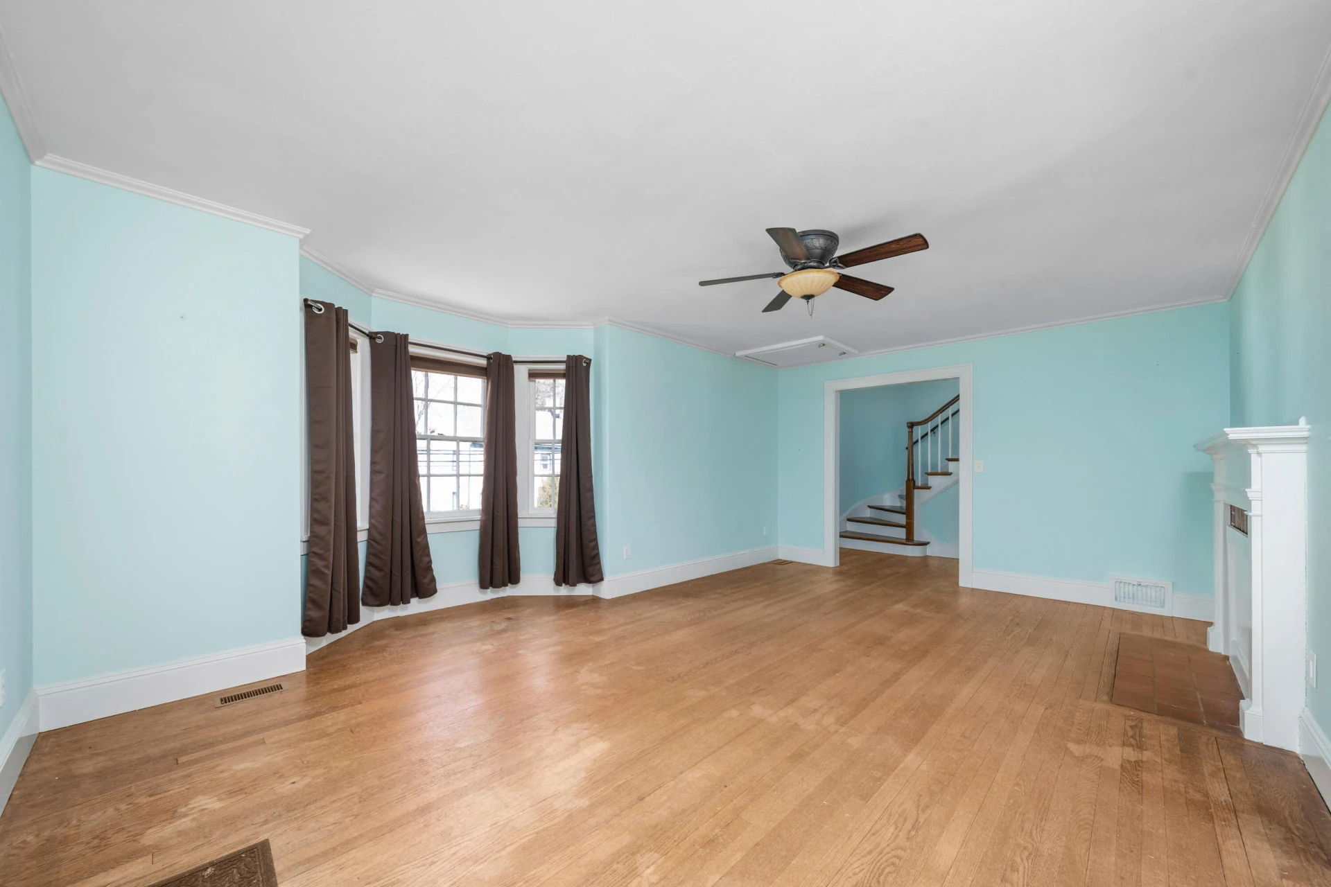 209 E Main ST - Photo 11