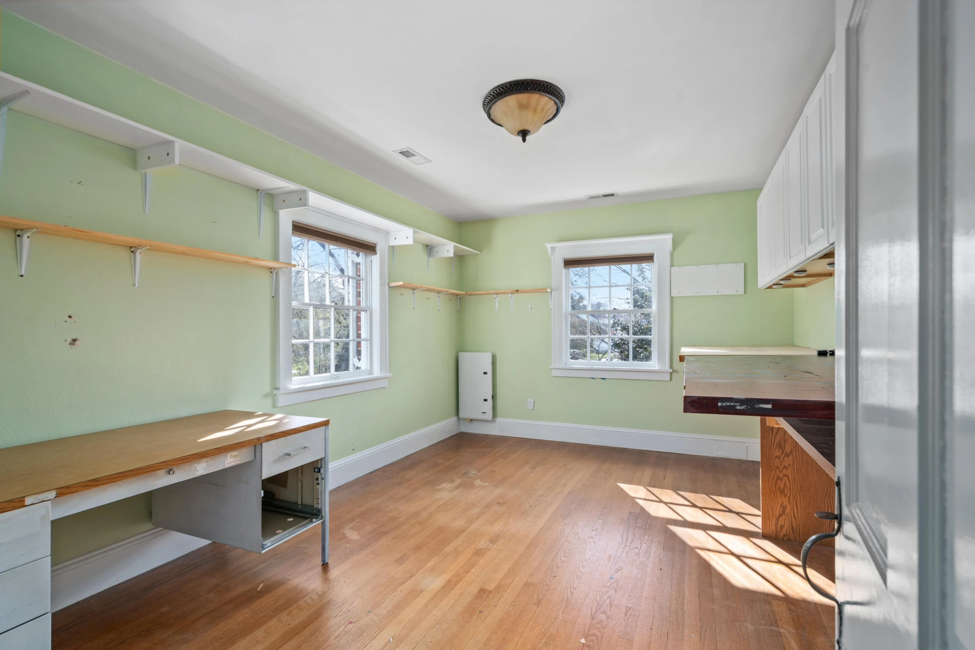 209 E Main ST - Photo 20